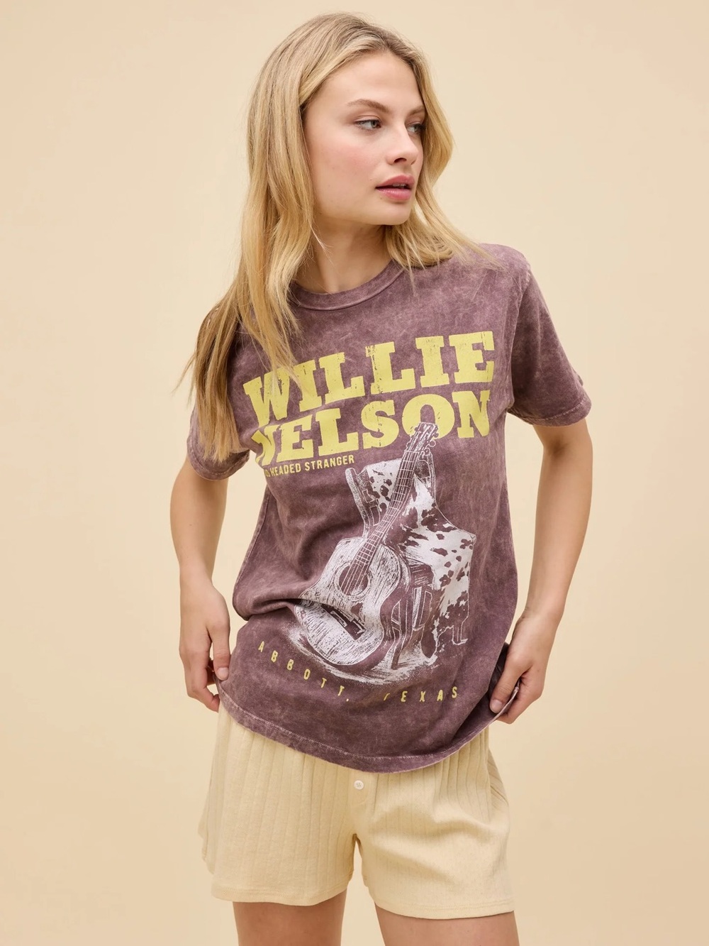 NWT Daydreamer Willie Nelson Red Headed Stranger Weekend Tee